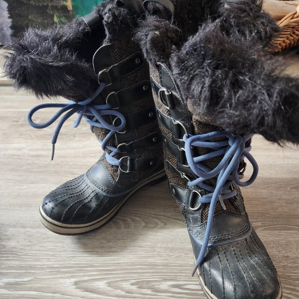 Sorels Black Winter Boots Faux Fur Trim sz 6